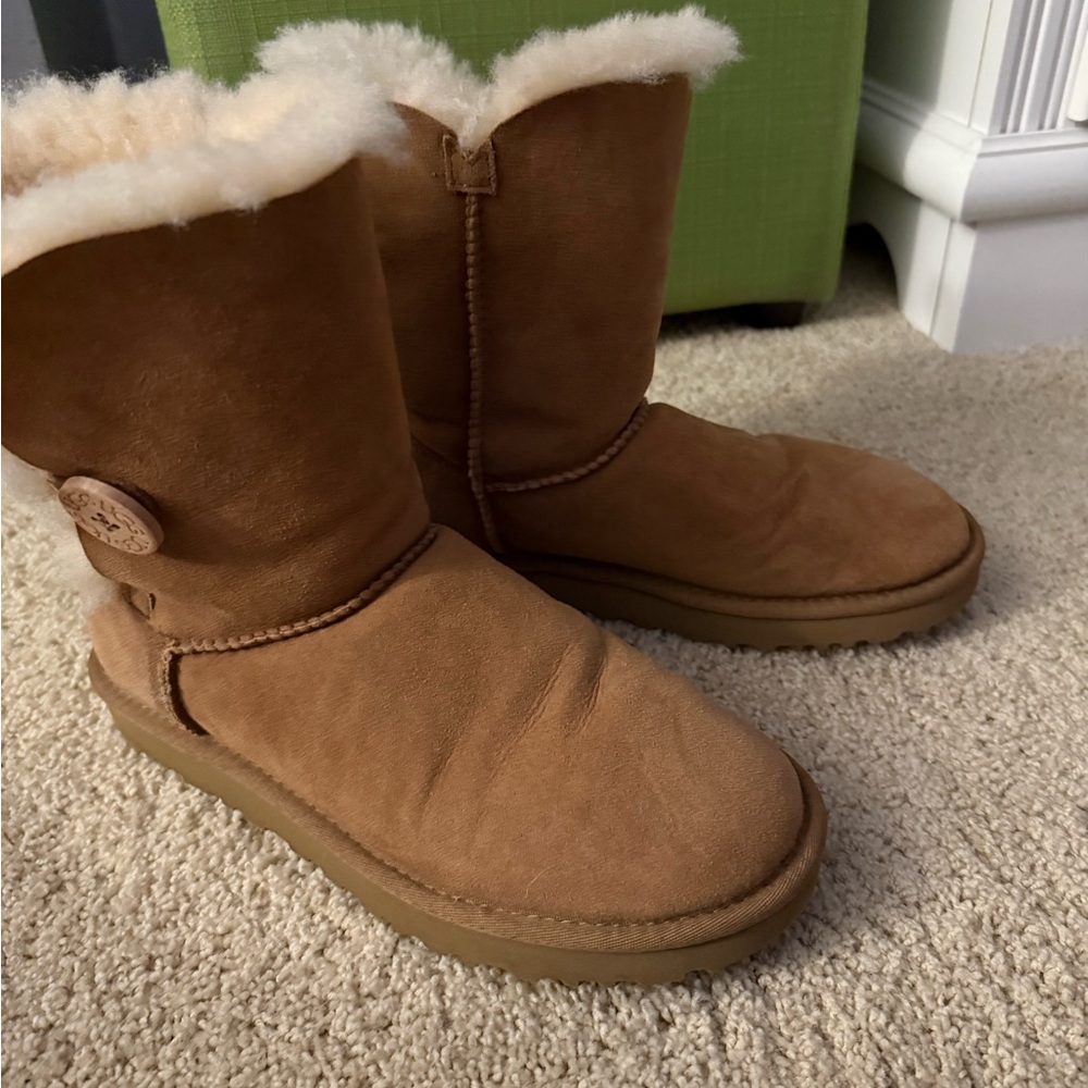 UGG Chestnut Bailey Button II Boots